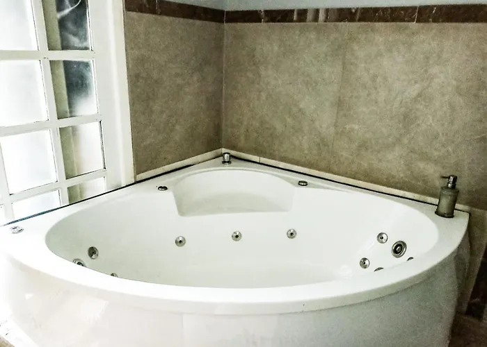 Casa Com 2 Quartos E Hidromassagem