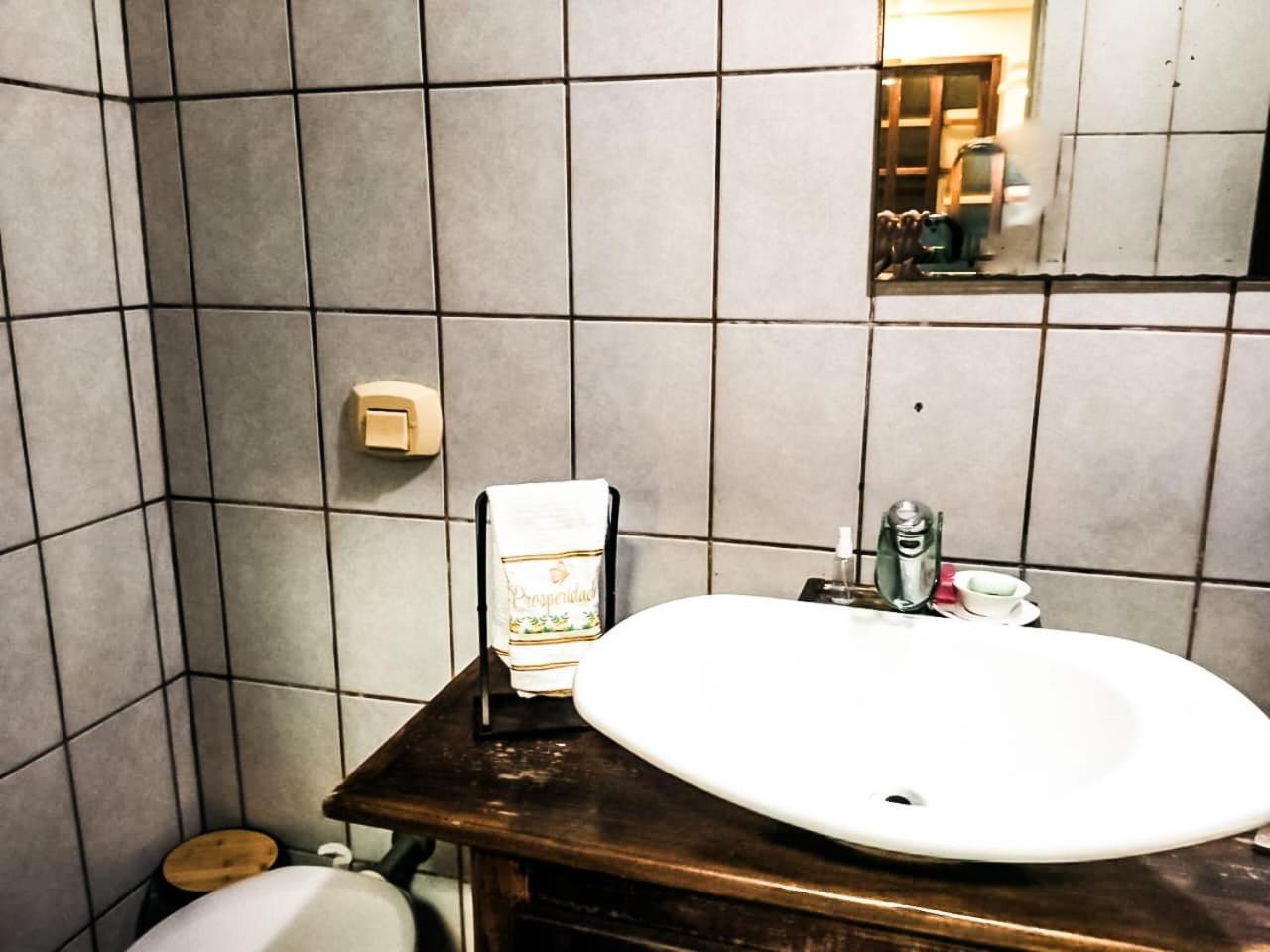 Casa Com 2 Quartos E Hidromassagem *